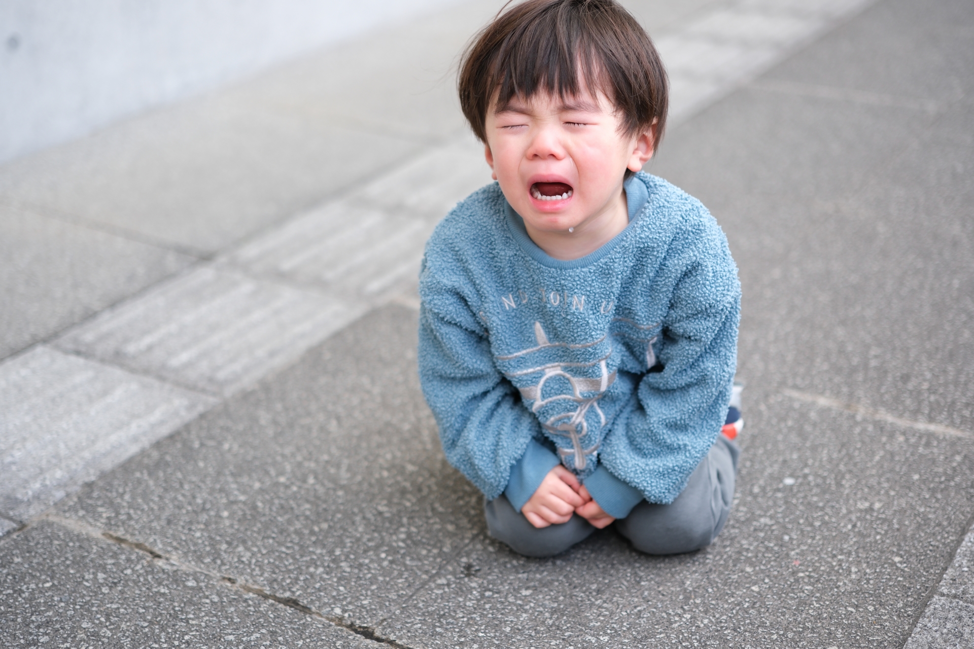 子どもの癇癪（かんしゃく）で悩むママ・パパへ｜原因と対処法を知って落ち着いた毎日を