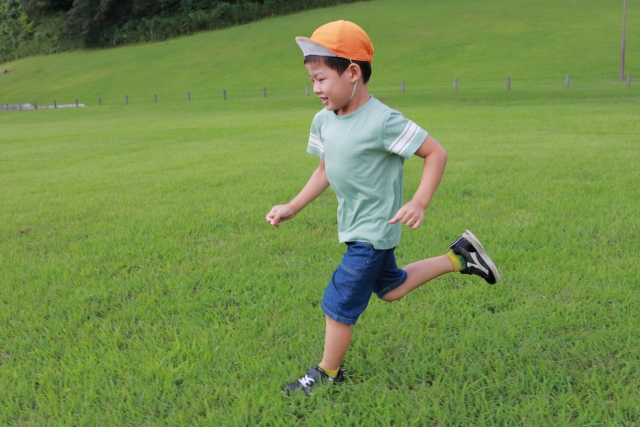 子どもの落ち着きのなさ、よくある原因5選