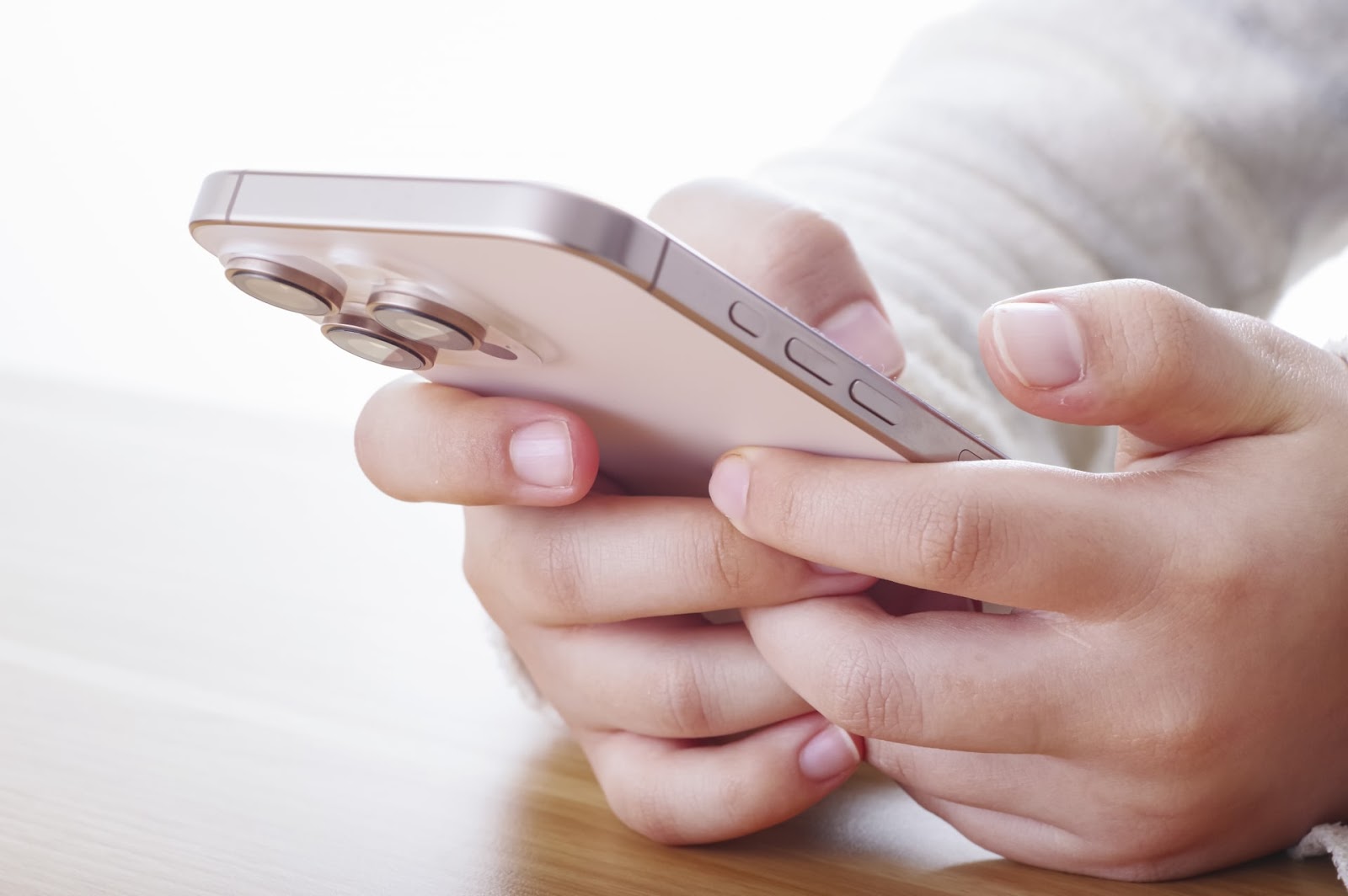 SNSトラブルから子どもを守る！親子で学ぶ安全なSNS利用ガイド