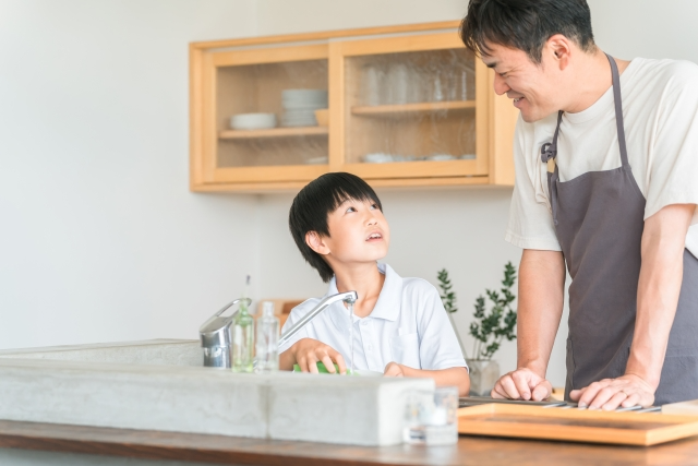 「放任主義」の育て方は子どもにどう影響する？自主性を伸ばす関わり方
