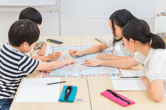 子どもの年齢別・社会性の発達過程