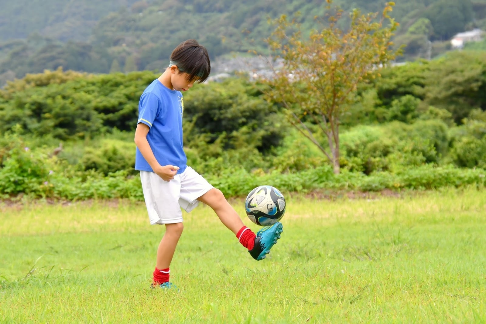 子どもでもできる！サッカーのリフティング上達ガイド
